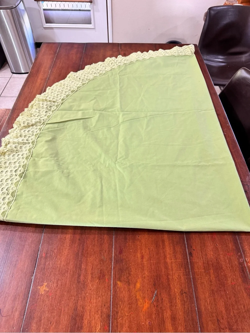 Vintage Handmade Lime Green Oval Tablecloth 86x66 Lace Trim Cottagecore